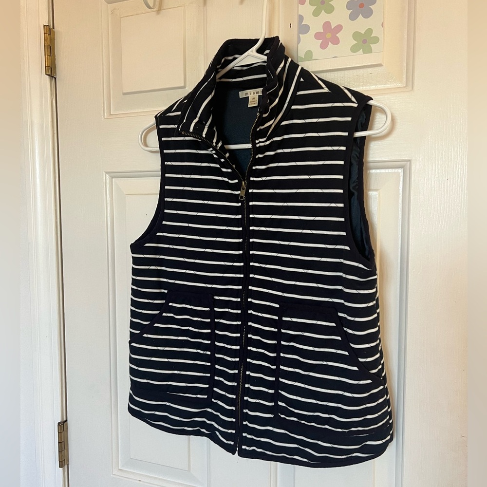 Navy Blue vest from Franchesca’s Boutique